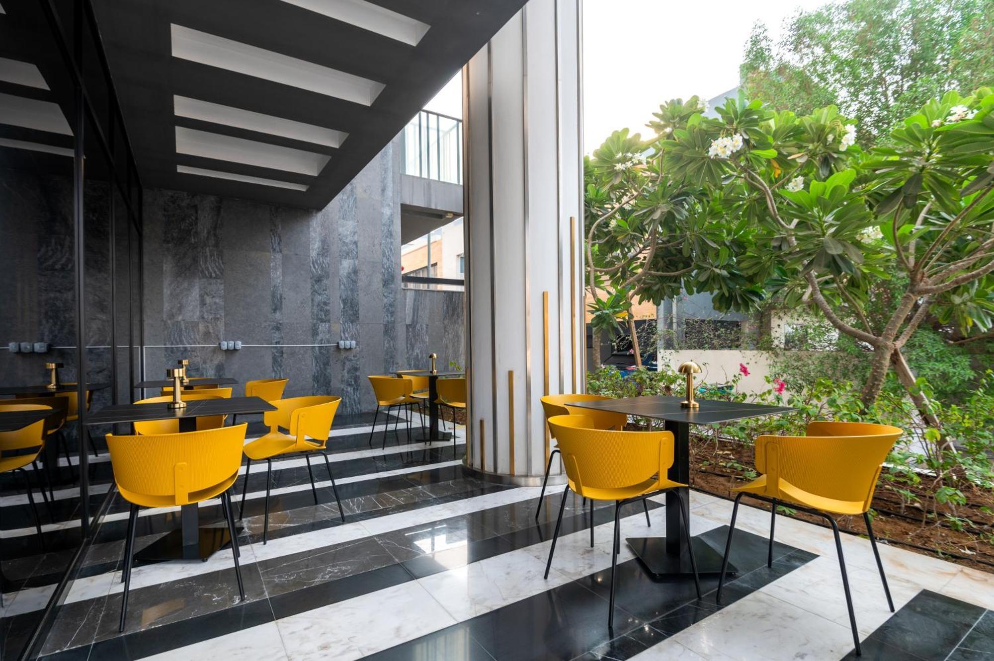 Aparthotel Izzzi Life Mint Dubai Exterior foto